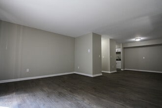 Wade Manor in Inkster, MI - Foto de edificio - Building Photo