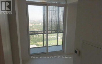 8 Eglinton Ave E in Toronto, ON - Building Photo - Building Photo