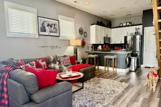 677 N Alexander St in Charlotte, NC - Building Photo - Building Photo