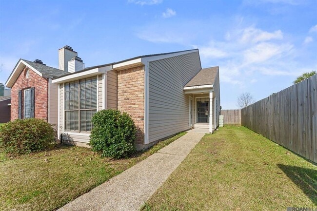 15631 Shenandoah Square Ave in Baton Rouge, LA - Building Photo - Building Photo