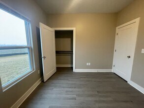 9333-9335 E Wassall Ct in Wichita, KS - Building Photo - Building Photo