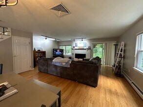 2249 Commonwealth Ave in Newton, MA - Building Photo - Building Photo
