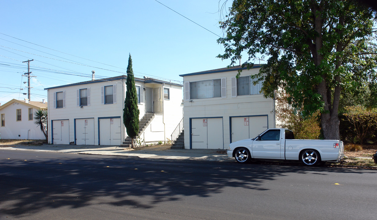 2612 Roosevelt Ave in Richmond, CA - Building Photo