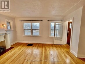 704 Brookfield Rd in Ottawa, ON - Building Photo - Building Photo