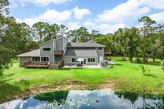 12151 Old Indiantown Rd in Jupiter, FL - Building Photo - Building Photo