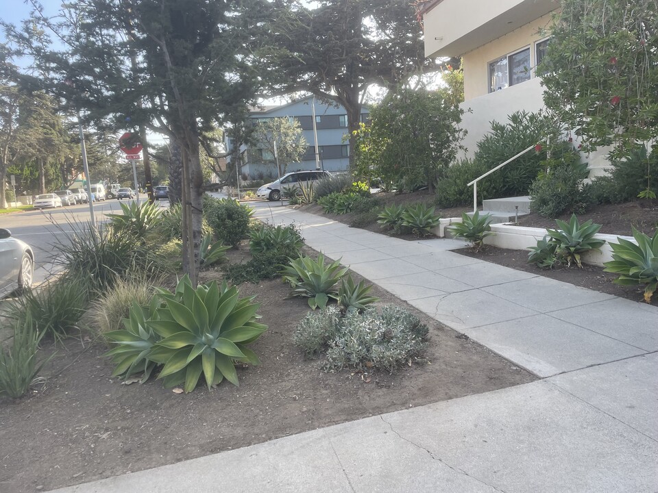 1030 Idaho Ave in Santa Monica, CA - Foto de edificio