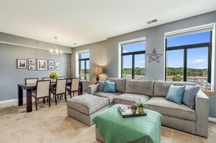 315 Rantoul St, Unit 404 in Beverly, MA - Building Photo