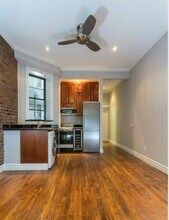 565 Mott St in New York, NY - Building Photo - Building Photo
