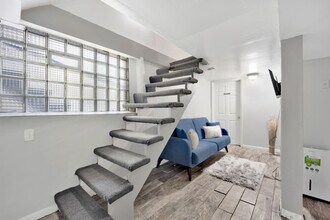 1205 W Oakdale Ave in Chicago, IL - Building Photo - Building Photo