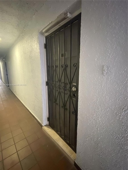 1305 W 46th St, Unit 112 in Hialeah, FL - Foto de edificio - Building Photo