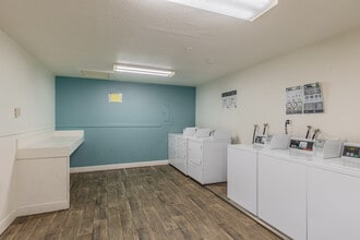 Fox Pointe in Milwaukie, OR - Foto de edificio - Interior Photo