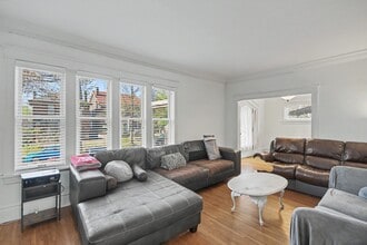 7045 Pershing Ave in University City, MO - Building Photo - Building Photo