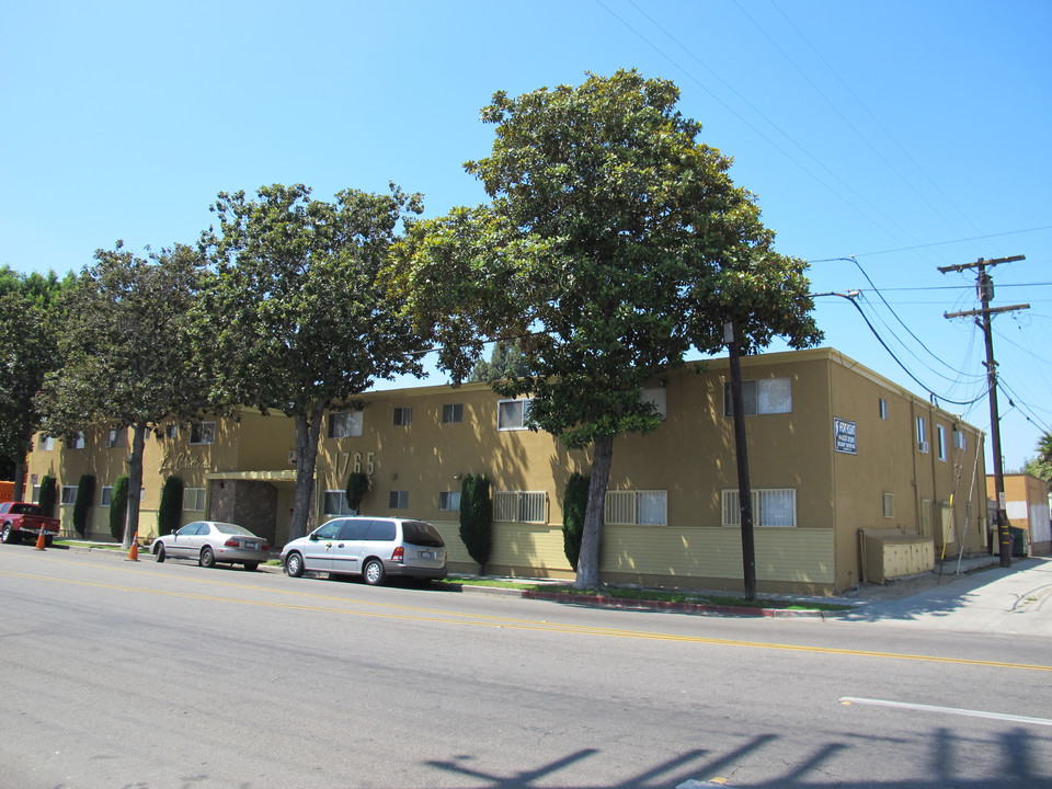 La Chateau in Long Beach, CA - Foto de edificio