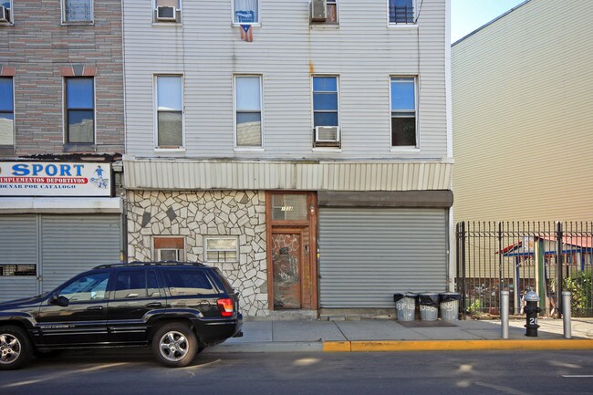 1038 Flushing Ave in Brooklyn, NY - Building Photo - Building Photo