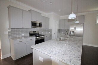 520 Grove Field Ct NW in Suwanee, GA - Building Photo - Building Photo