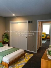 104 NE Timbercreek Cir in Lee's Summit, MO - Building Photo - Building Photo