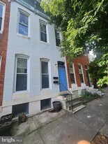 2215 E Fairmount Ave in Baltimore, MD - Building Photo