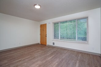 Talisman Apartments in Tacoma, WA - Building Photo - Building Photo