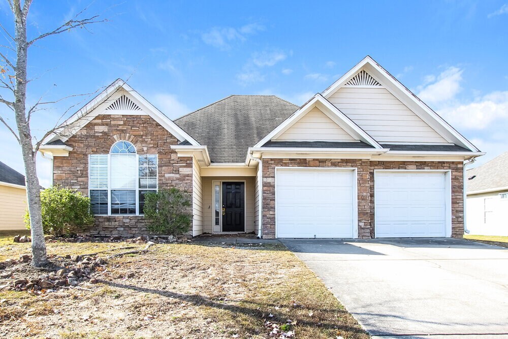 113 Ashby St in Calera, AL - Building Photo