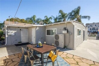 6223 10th Ave in Los Angeles, CA - Building Photo - Building Photo