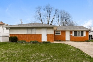 2400 Lisbon Dr in Columbus, OH - Building Photo