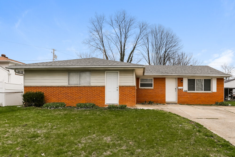 2400 Lisbon Dr in Columbus, OH - Building Photo