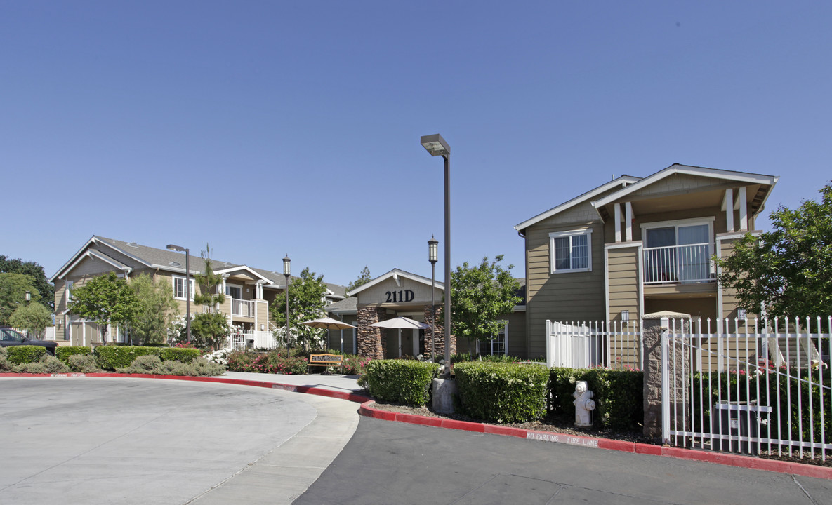 Second Street Senior in Dixon, CA - Building Photo