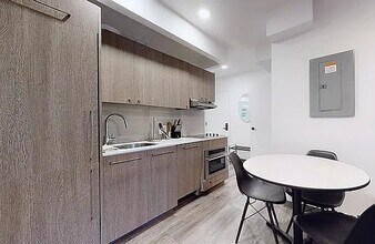 15 E 11th St in New York, NY - Building Photo - Building Photo