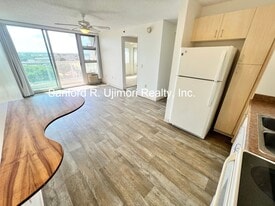 94-302-302 Paiwa St in Waipahu, HI - Building Photo