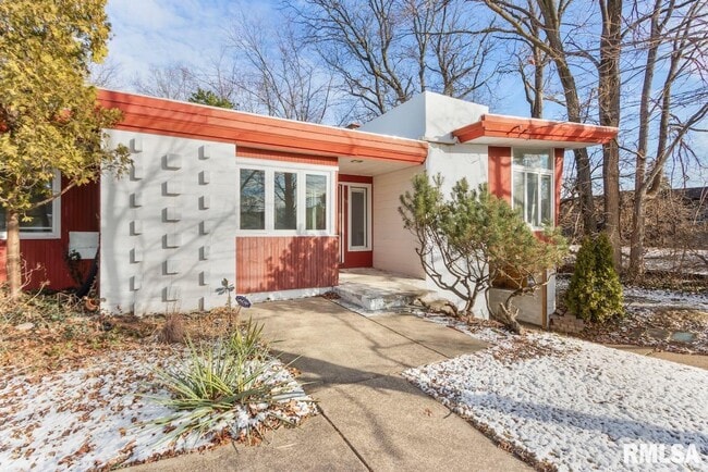 property at 119 W Clara Ave