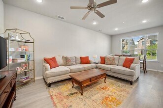 3500 Brentwood Dr in Denton, TX - Foto de edificio - Building Photo