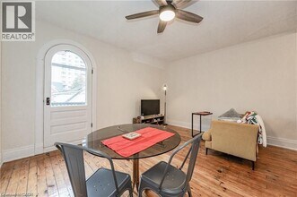 17 Hilda Pl in Kitchener, ON - Building Photo - Building Photo