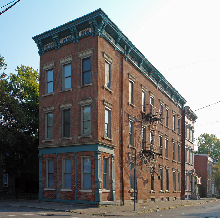 700 Neave St in Cincinnati, OH - Foto de edificio