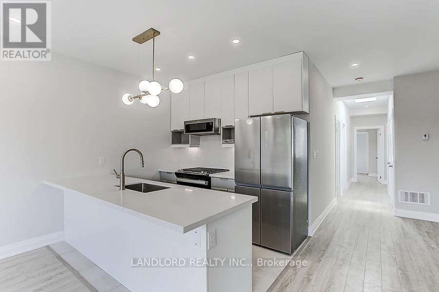 44 Fairbank Ave in Toronto, ON - Building Photo