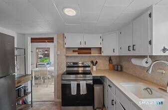 42 Noble Ave in Groton, CT - Building Photo - Building Photo