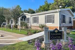 516 Stafford Springs Ave in Stafford, TX - Building Photo