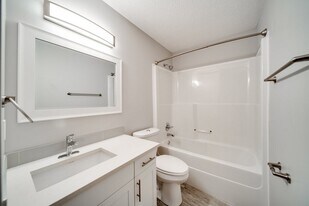 Stonebridge on Bothwell Drive in Strathcona County, AB - Building Photo