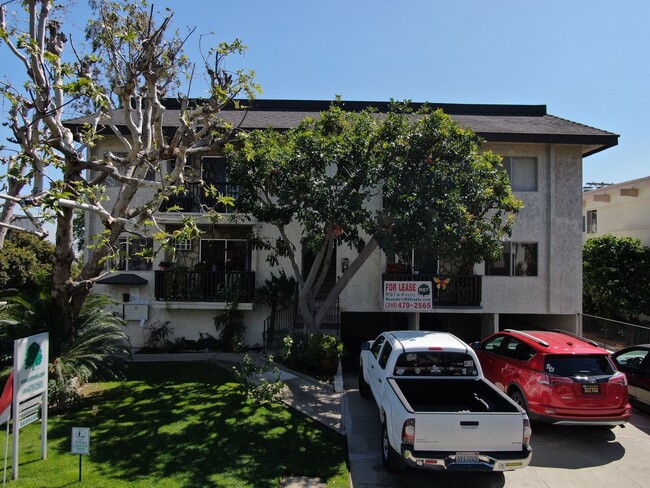 10960 Rose Avenue, in Los Angeles, CA - Foto de edificio - Building Photo