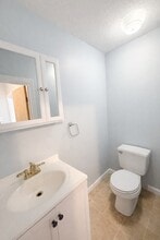 2 Depot Rd in Oxford, MA - Building Photo - Building Photo