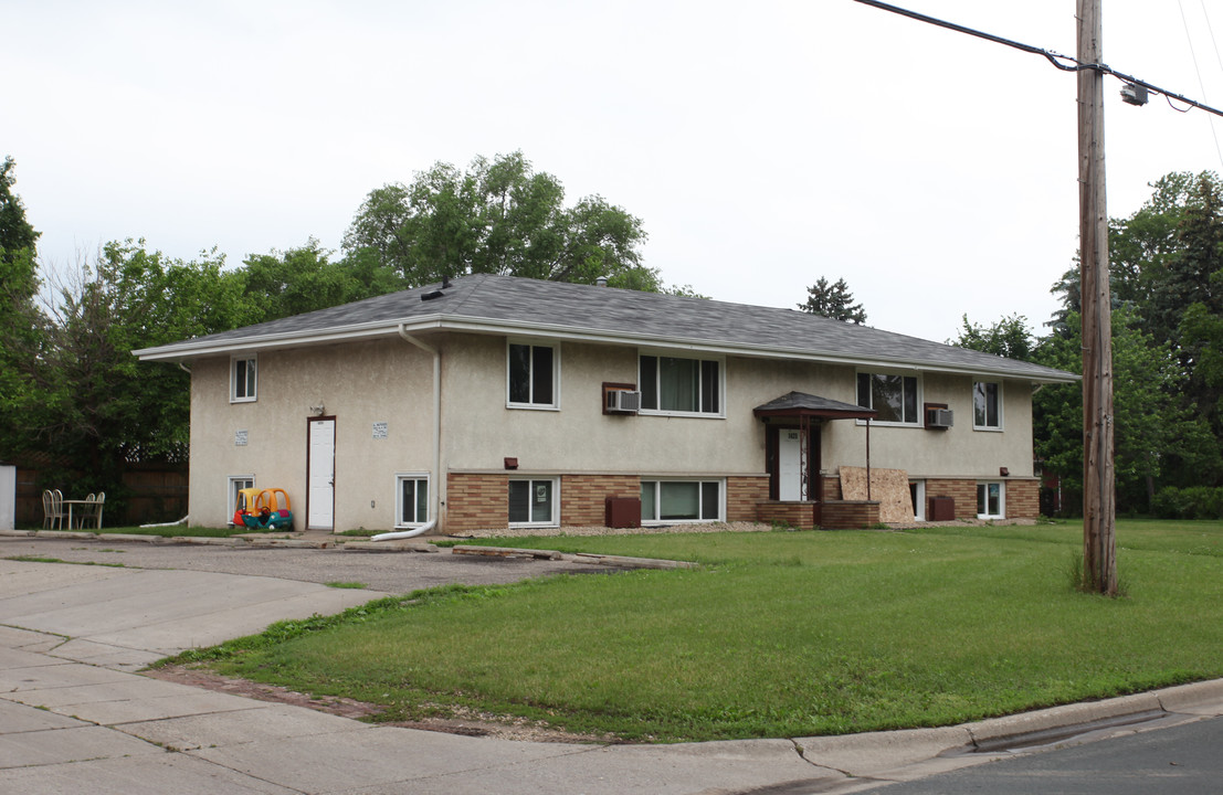 1425 55th Ave N in Minneapolis, MN - Foto de edificio