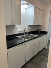 5521 Bay Blvd in Port Richey, FL - Foto de edificio - Building Photo