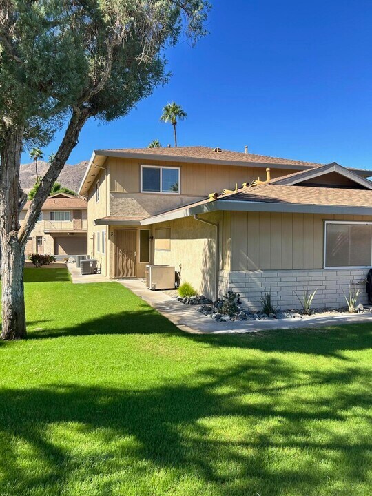 46917 CA-74 in Palm Desert, CA - Building Photo