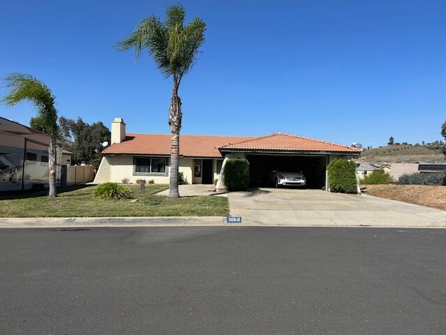 30041 Windward Dr in Canyon Lake, CA - Building Photo