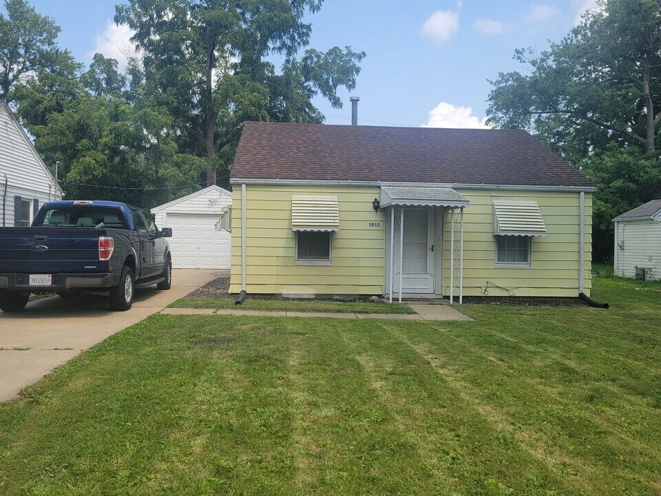 5012 N Ogden Ave in Peoria Heights, IL - Building Photo