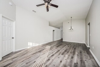 1105 Whitewood Way in Clermont, FL - Building Photo - Building Photo