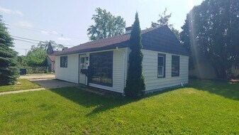 5625 N 57th St in Milwaukee, WI - Building Photo