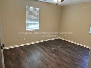 1045 Vineyard Rd in Griffin, GA - Building Photo - Building Photo