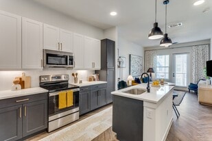 Willow & Wise in Fort Worth, TX - Building Photo