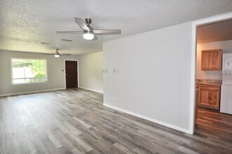 1204 Bois D Arc St in Weatherford, TX - Building Photo - Building Photo