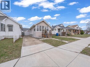 410 Foch Ave in Windsor, ON - Building Photo - Building Photo
